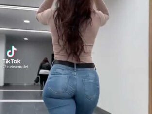 مطلوب سكرتيرة خاصة لرجل أعمال مرتب 25000  ج شهريا 01151800999