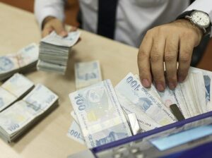 التمويل لأصحاب الأعمال القدامى والجدد.