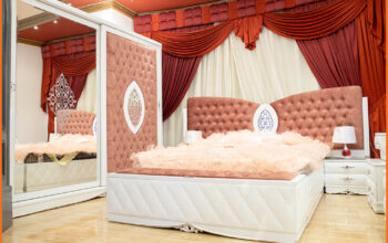 غرفه نوم مميزه باجود الاخشاب الطبيعيه وسعر مفجأه