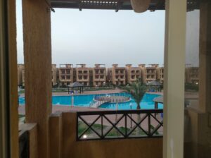 شالية للبيع فى قرية سانتا كلوز راس سدر 01012771804