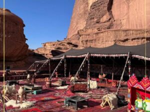 خيام عصرية, خيام مودرن, طاولات دائرية, طاولات إجتم