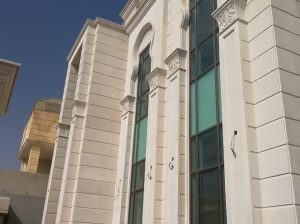 نقوم بتصميم وتوريد وتنفيذ الواجهات الحجرية